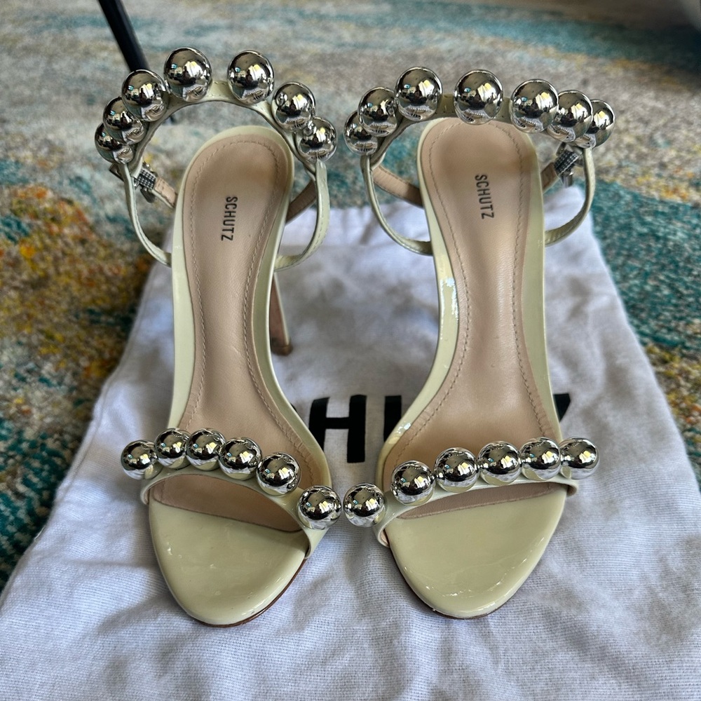 Schutz Nellie with Pearls. Size 6. Off white color